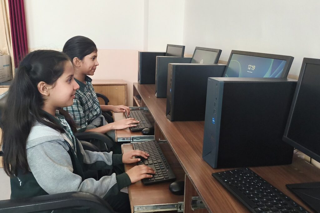 Delhi World Public School Computer Lab
