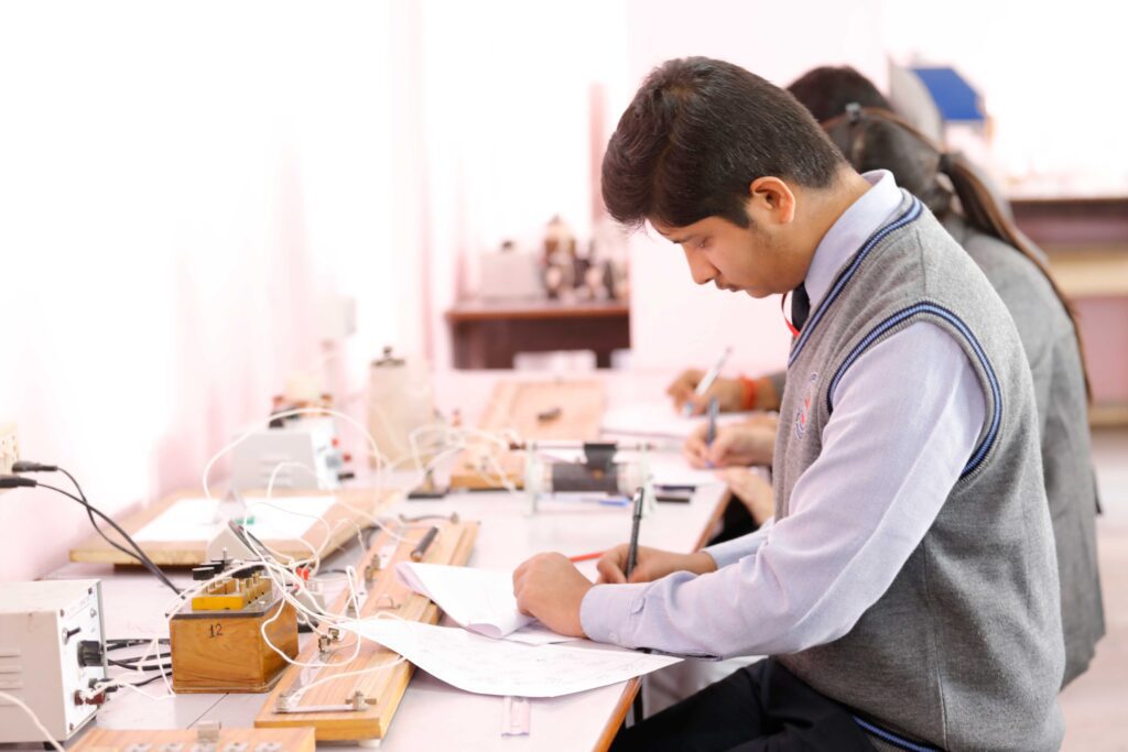 Physics Lab, Delhi World Public School